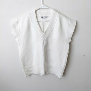 Zara Women's White Pullover Vest Small VNeck Short Sleeve. Ribbed Neck & Sleeve.